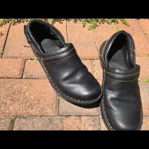 BORN BLACK LADIES SHOES SIZE 9.5